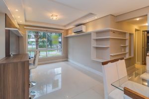 Image 1 - 255686