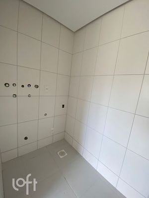 Image 3 - 255744