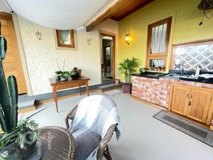 Image 6 - 255902