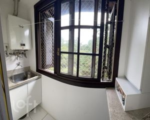 Image 9 - 256050