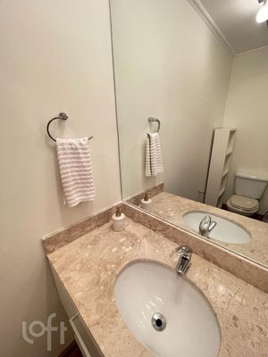 Image 19 - 256050