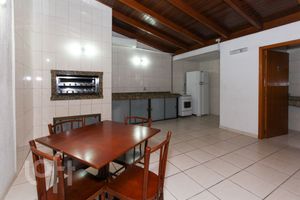Image 23 - 256140