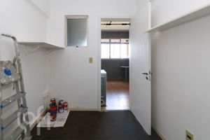 Image 21 - 256167