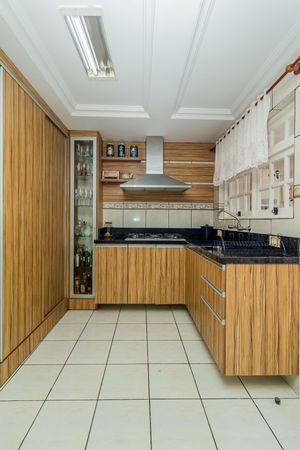 Image 42 - 256176