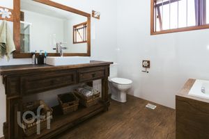 Image 35 - 256214