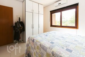 Image 33 - 256214