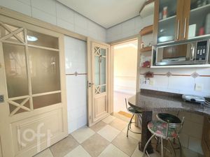 Image 17 - 256216