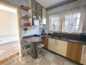 Image 16 - 256216
