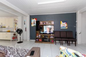 Image 3 - 256259