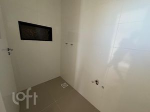 Image 17 - 256294