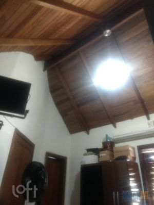 Image 17 - 256385