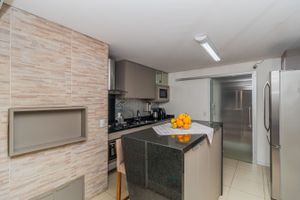 Image 18 - 256576