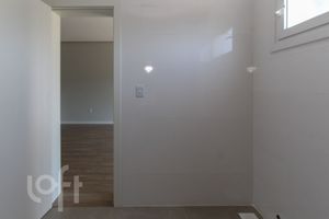 Image 15 - 256631