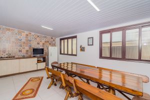 Image 30 - 256681