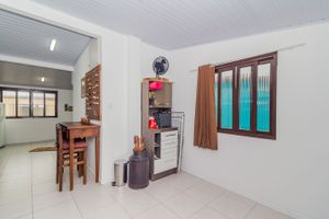 Image 32 - 256681
