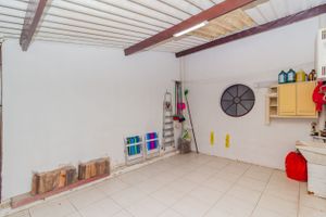 Image 40 - 256681