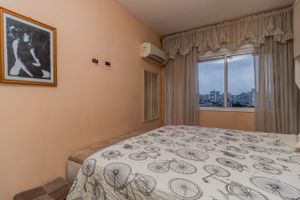 Image 10 - 256685
