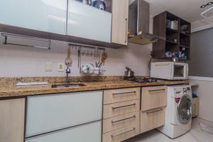 Image 15 - 256685