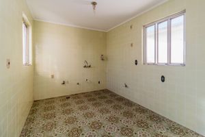 Image 32 - 256802