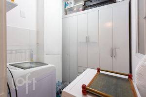 Image 37 - 256855