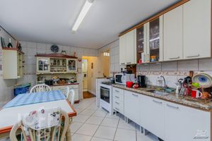 Image 19 - 256877