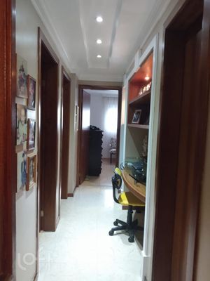 Image 20 - 256994