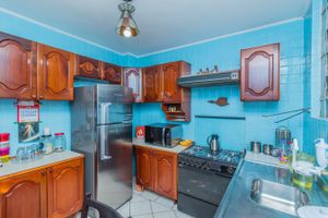 Image 17 - 257053