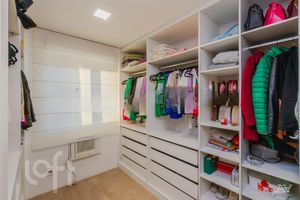 Image 19 - 257063