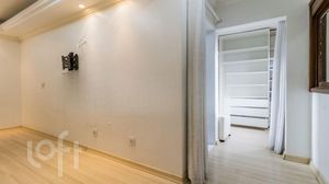 Image 18 - 257210