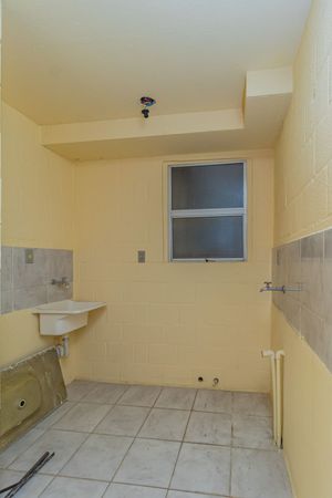 Image 4 - 257235