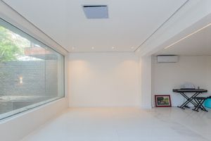 Image 15 - 257648