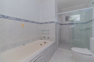 Image 29 - 257817