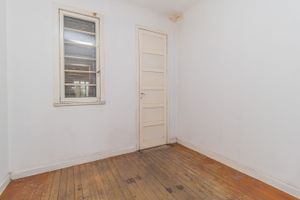 Image 31 - 257943