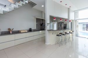 Image 19 - 258072