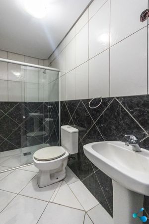 Image 21 - 258521