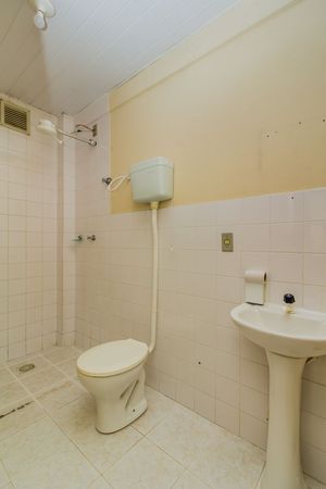 Image 15 - 258600