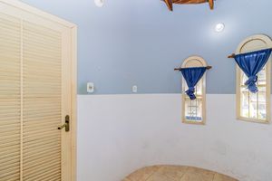 Image 34 - 260529