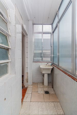 Image 19 - 261124