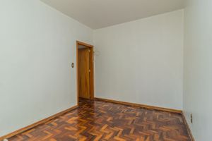 Image 17 - 261400