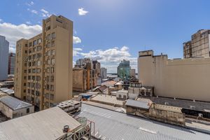Image 19 - 261547