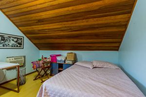 Image 11 - 261800