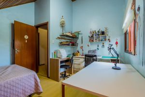 Image 13 - 261800