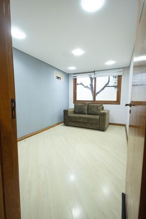 Image 25 - 263674
