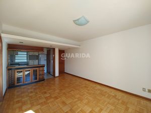Image 10 - 263826