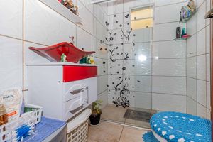 Image 14 - 265570