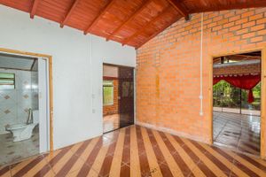Image 44 - 265904