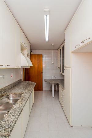 Image 33 - 266161