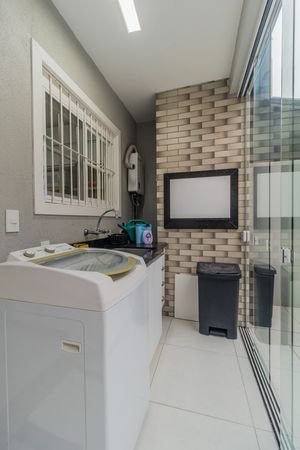 Image 33 - 266277