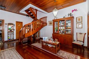 Image 14 - 266410