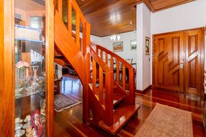 Image 39 - 266410